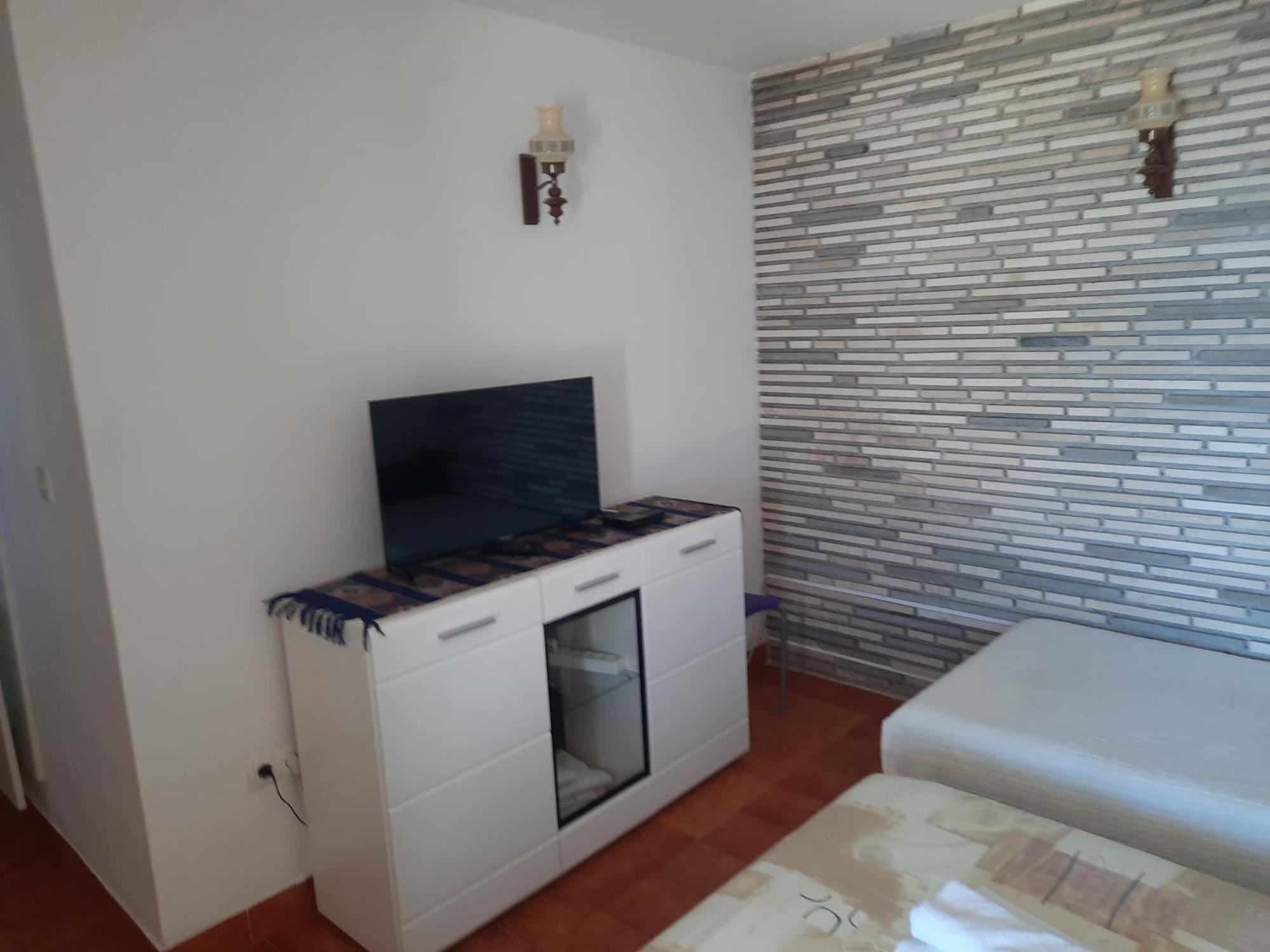 פרימוסטן Apartments Polic מראה חיצוני תמונה