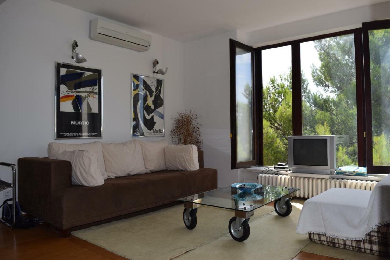 פרימוסטן Apartments Polic מראה חיצוני תמונה
