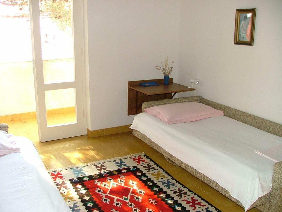 פרימוסטן Apartments Polic מראה חיצוני תמונה
